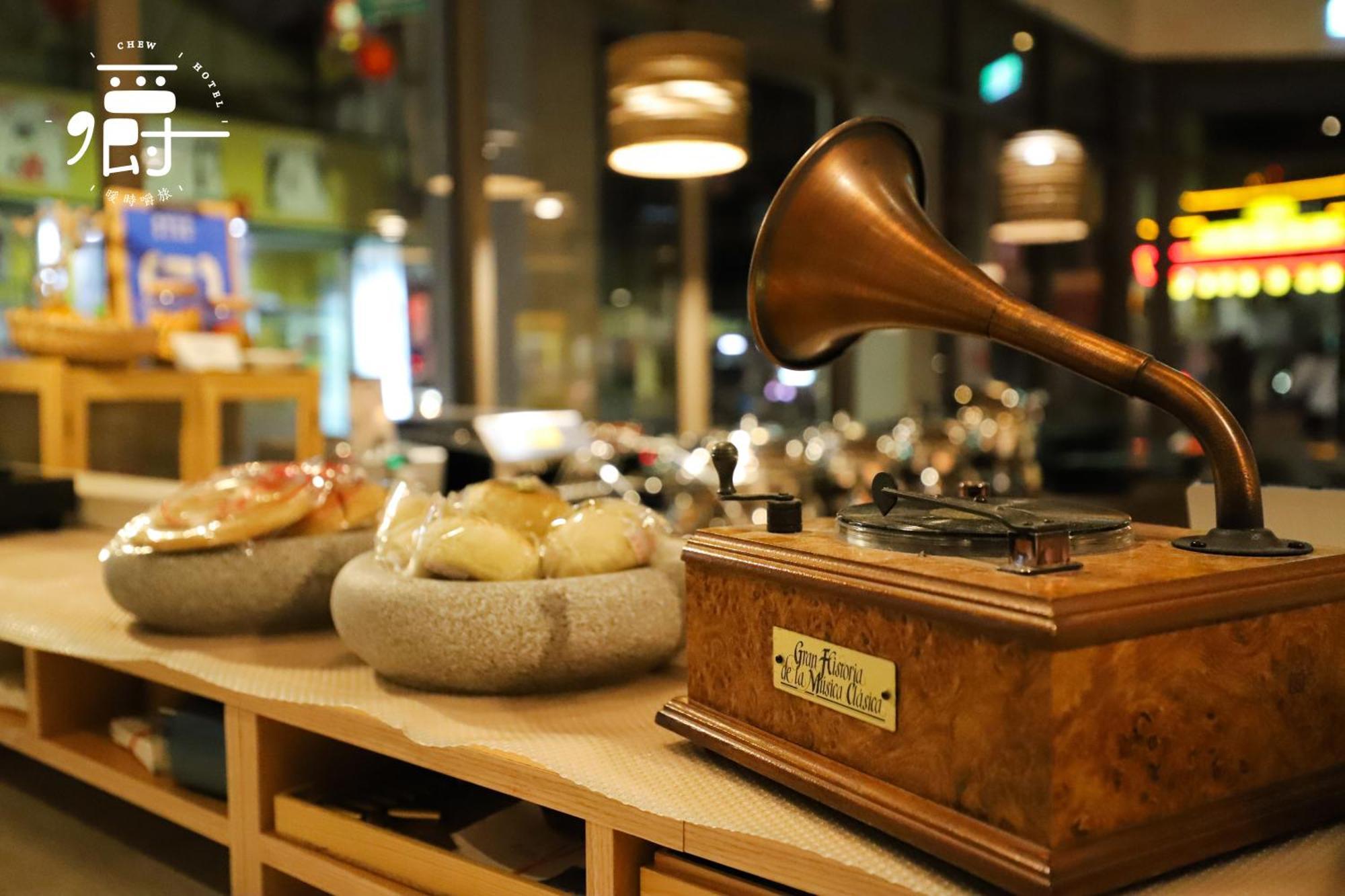 Somer Chew Hotel Tainan Buitenkant foto