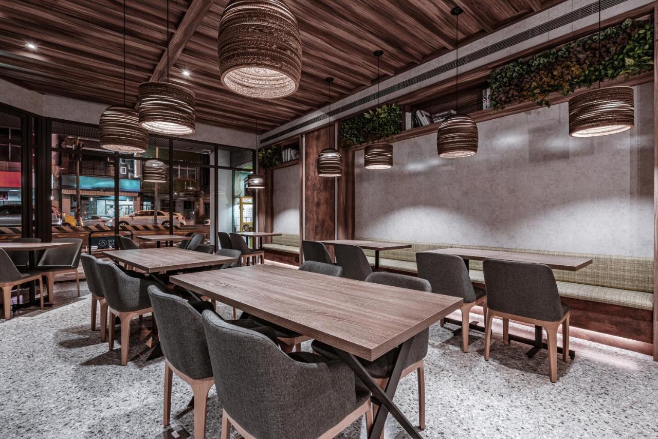 Somer Chew Hotel Tainan Buitenkant foto
